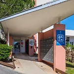 Comfort Le Maestria Отель Антиб