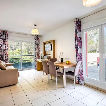 Hotel Zenitude Hôtel-résidences Le Maestria 3*