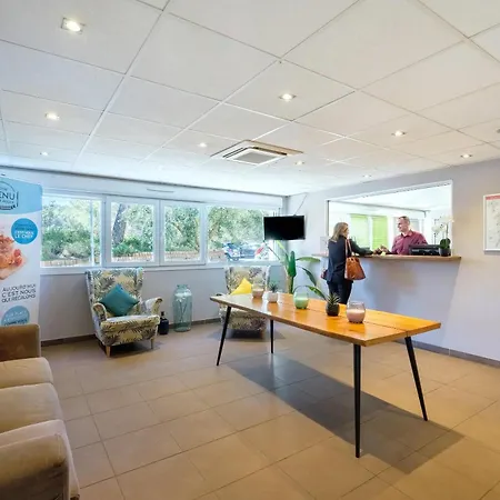 Otel Comfort Le Maestria 3*