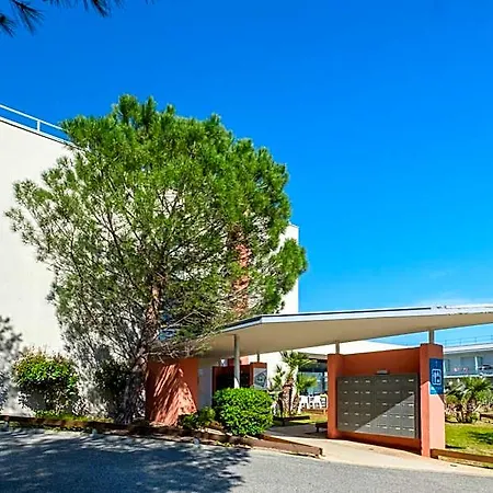 Aparthotel Comfort Le Maestria 3*