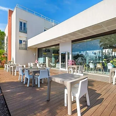 Comfort Le Maestria Apartahotel